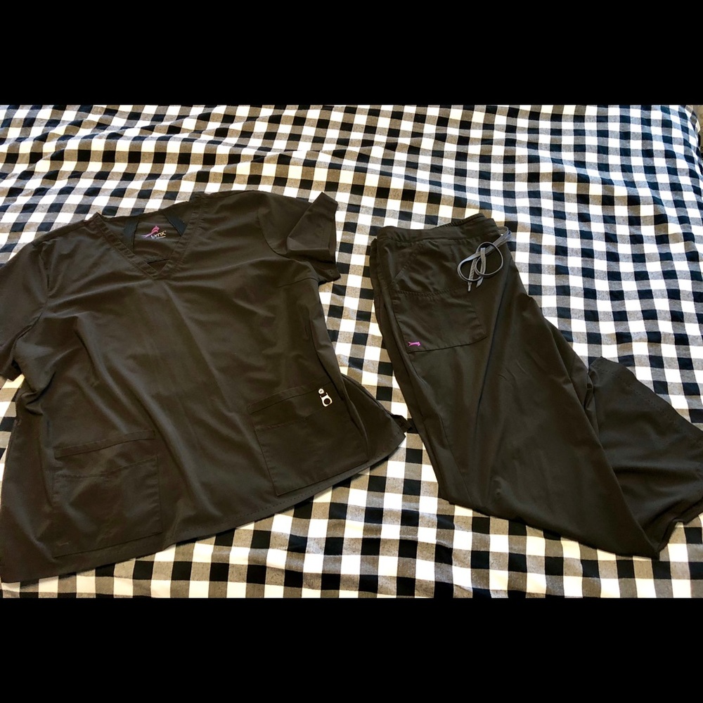Lynx Brand Black Scrubs 3X